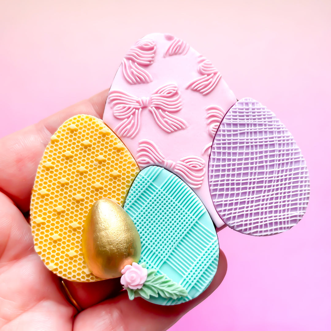 4 Eggs Cutters Set of 2