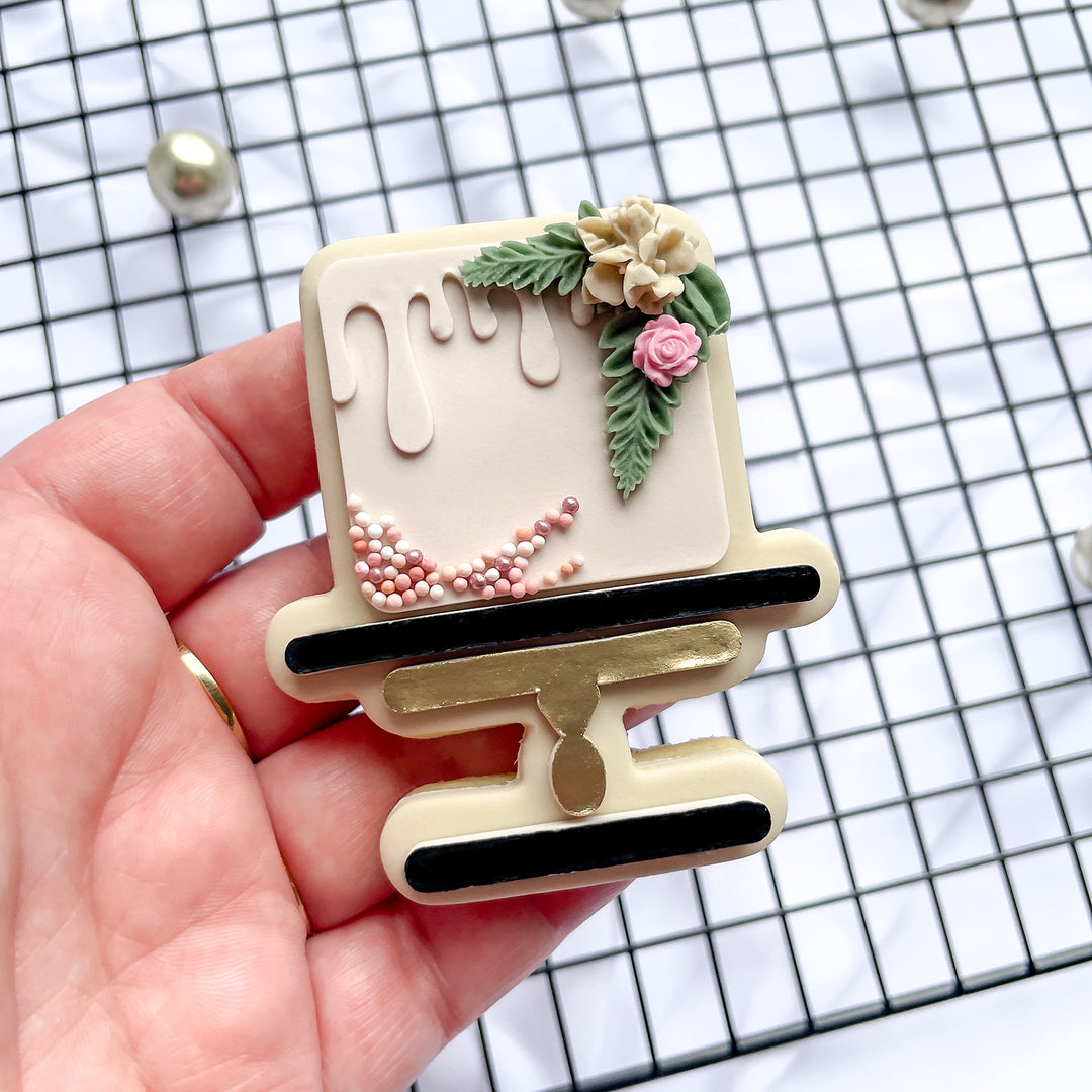 One Tier Drip Cake Flawless Collection